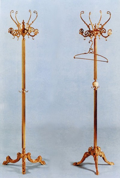 APPENDIABITO IN OTTONE LUCIDO CON SFERA IN ONICE