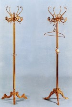 APPENDIABITO IN OTTONE LUCIDO CON SFERA IN ONICE